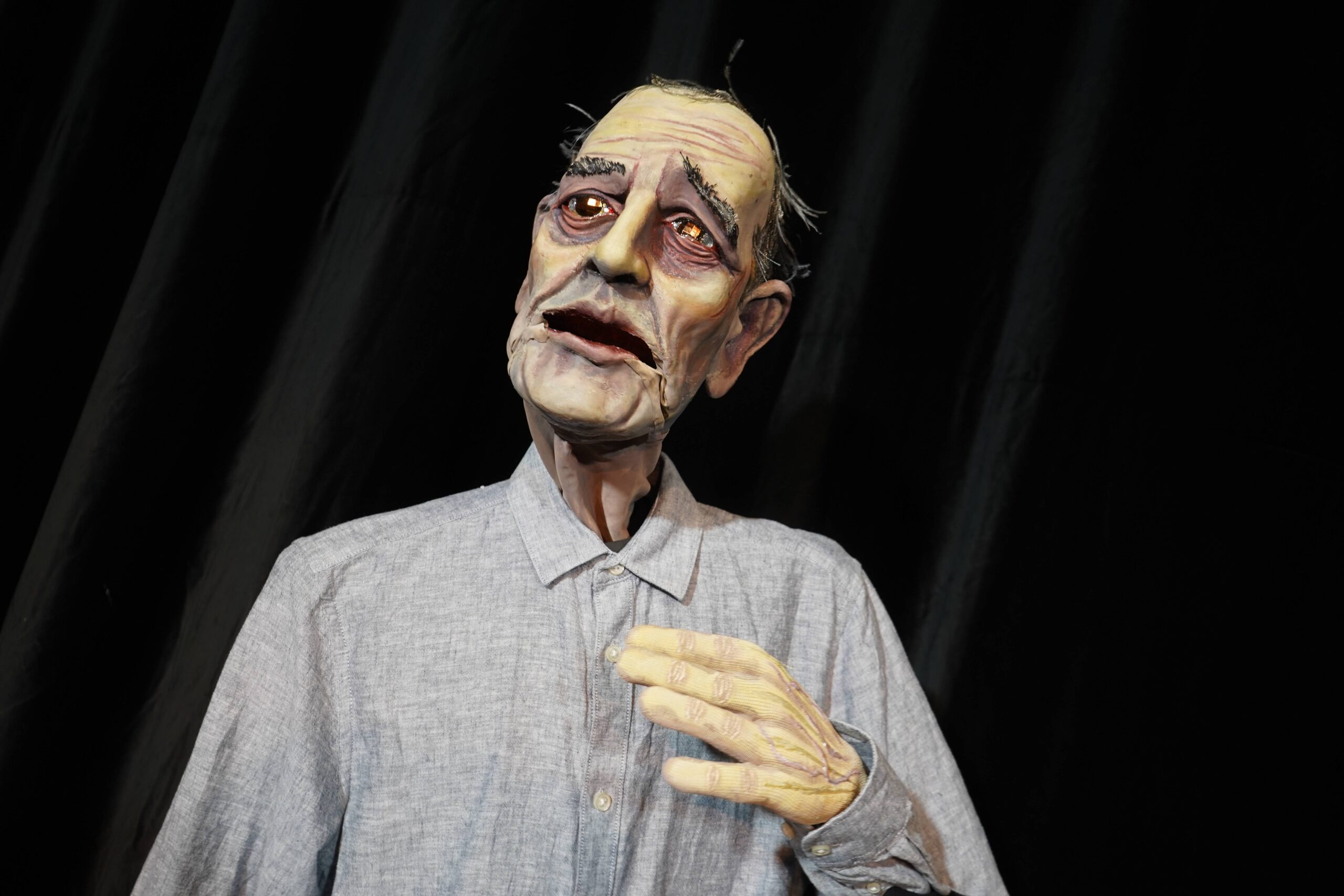 Die (fast) wahre Geschichte des Viktor Lustig 05_Schubert Theater (c) Julia Braunegger (2)